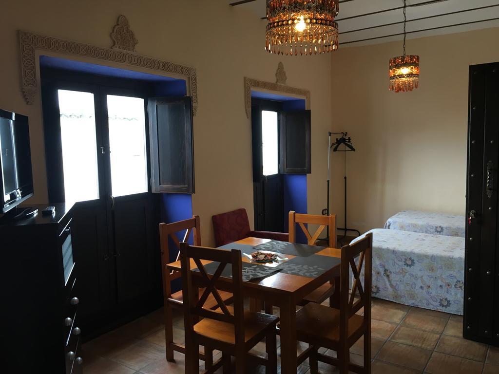 Apartamentos Victoria Bujalance Bagian luar foto