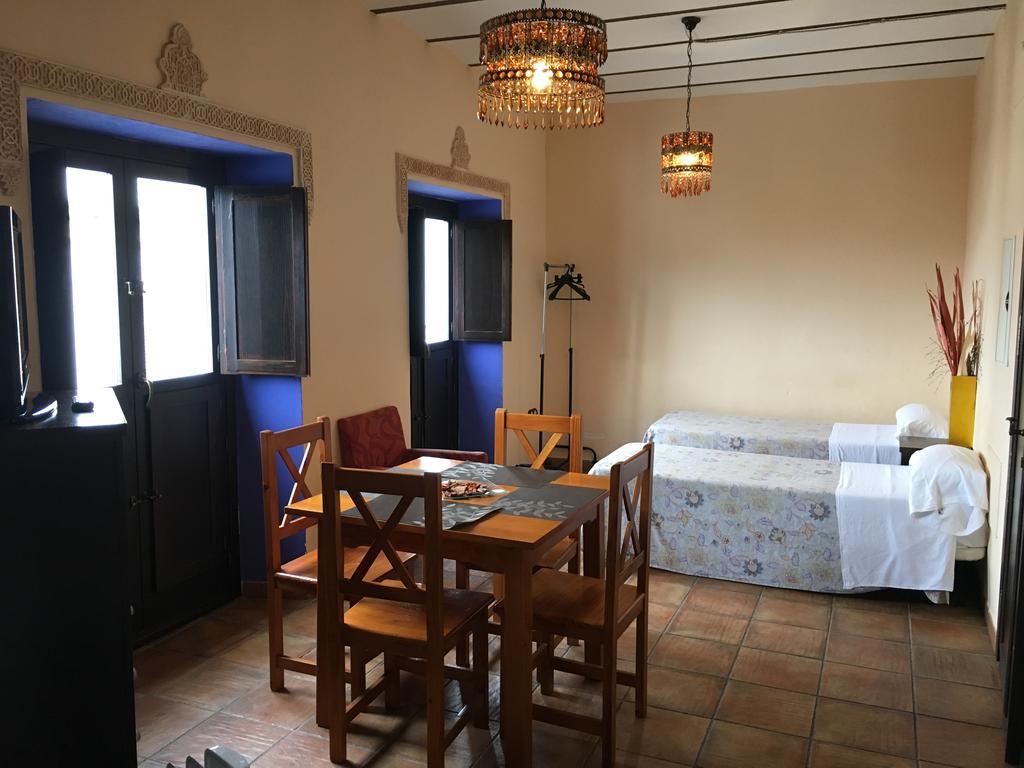 Apartamentos Victoria Bujalance Bagian luar foto