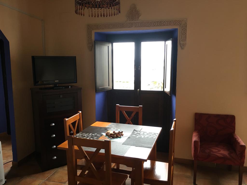 Apartamentos Victoria Bujalance Bagian luar foto