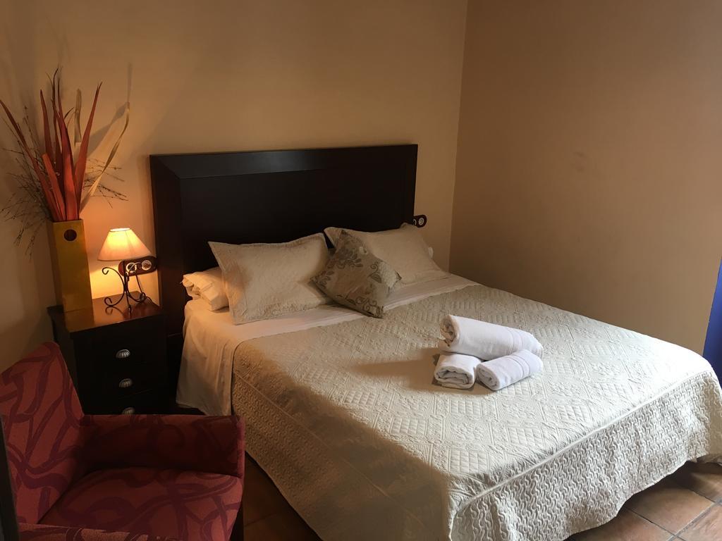Apartamentos Victoria Bujalance Bagian luar foto