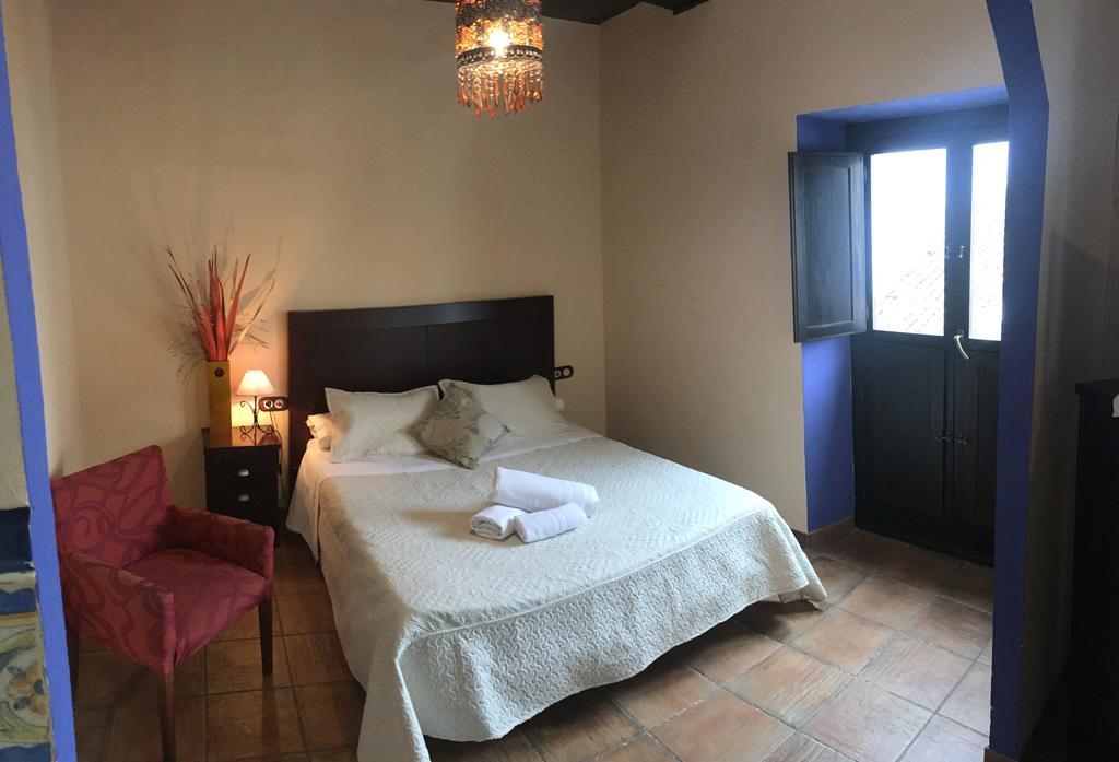 Apartamentos Victoria Bujalance Bagian luar foto
