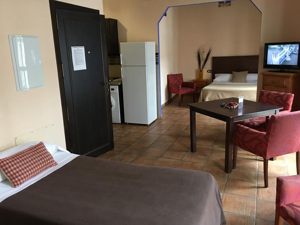 Apartamentos Victoria Bujalance Bagian luar foto