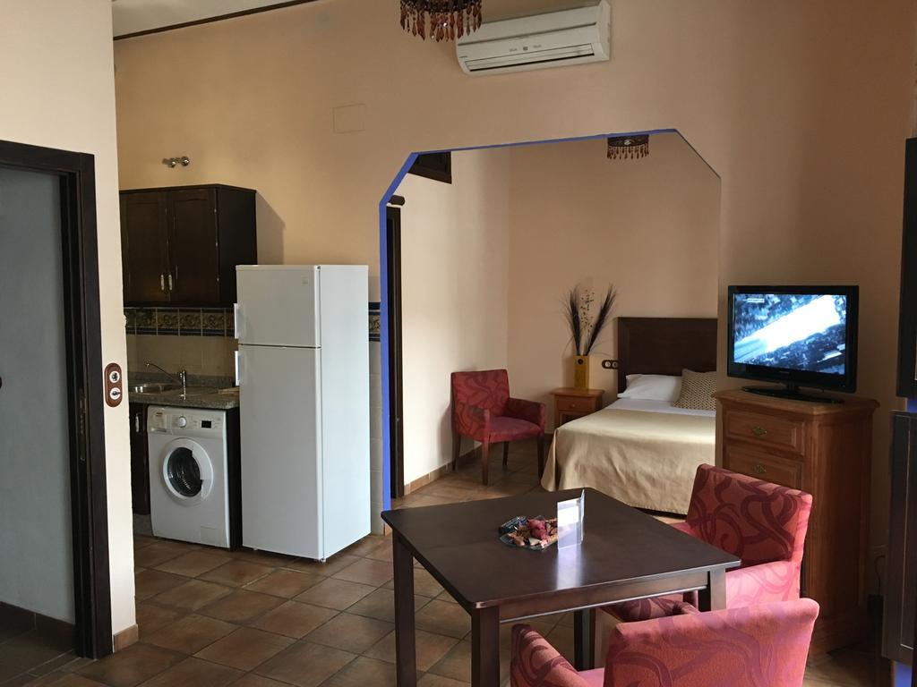 Apartamentos Victoria Bujalance Bagian luar foto