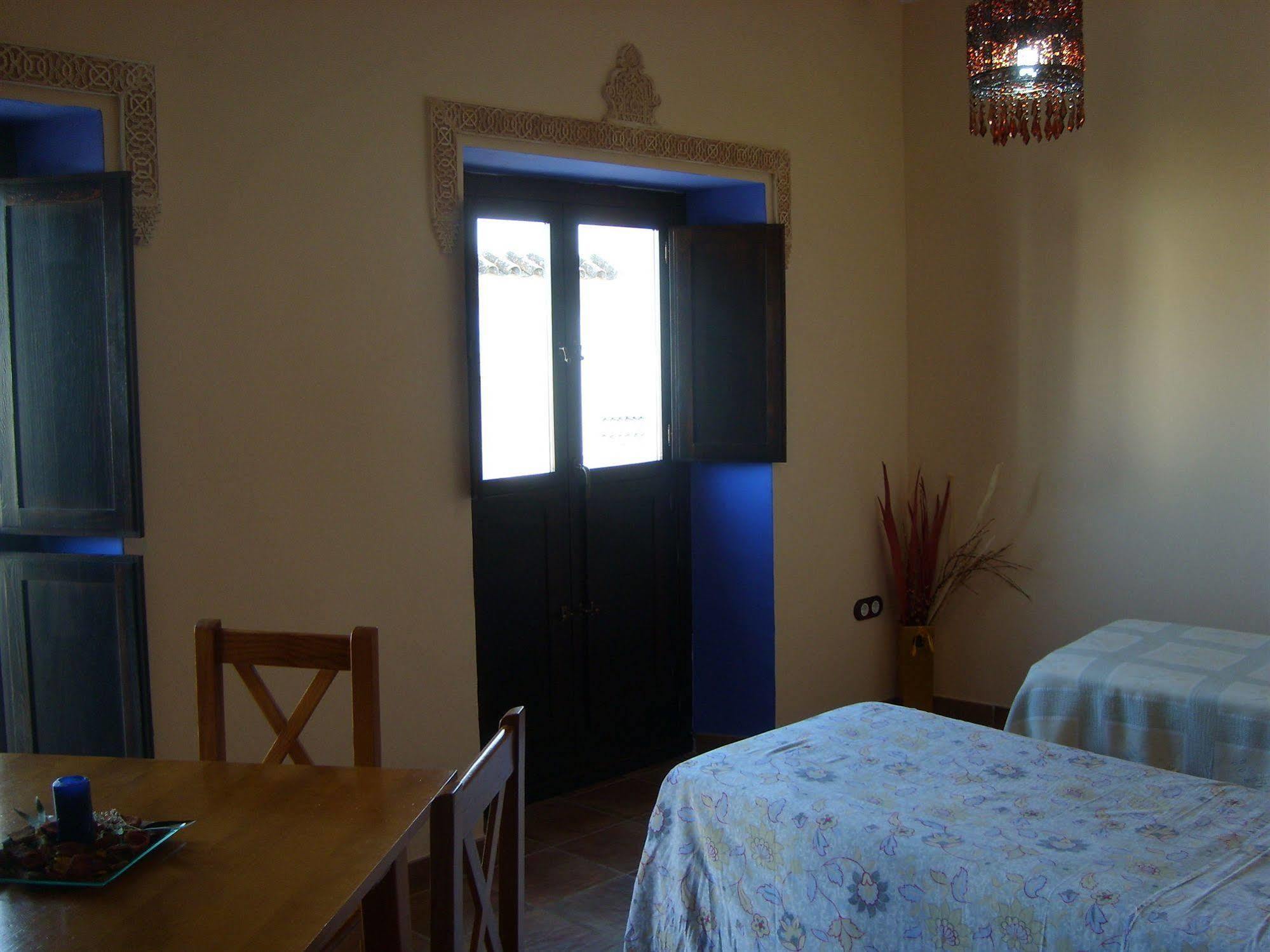 Apartamentos Victoria Bujalance Bagian luar foto