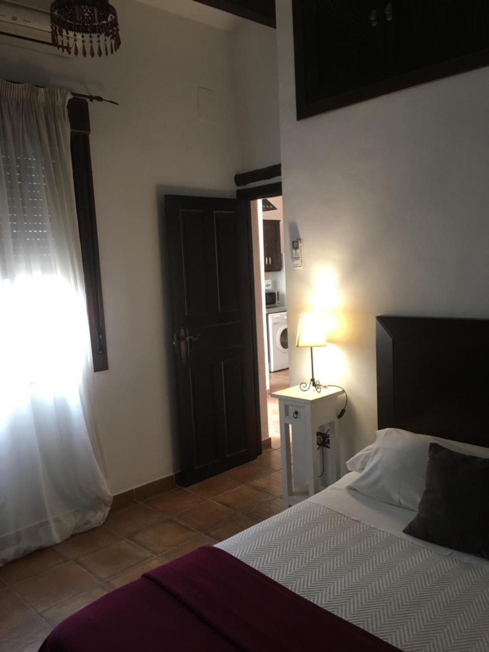 Apartamentos Victoria Bujalance Bagian luar foto