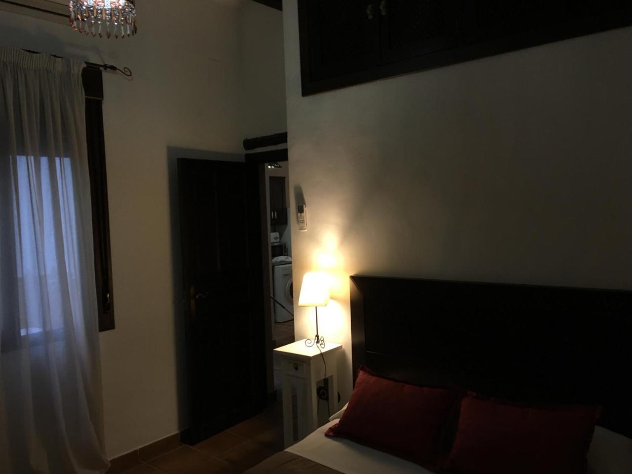 Apartamentos Victoria Bujalance Bagian luar foto