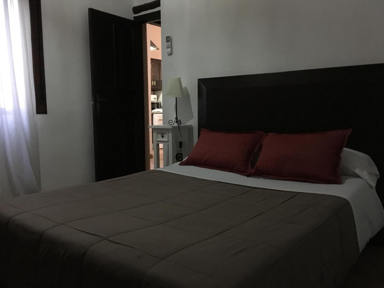 Apartamentos Victoria Bujalance Bagian luar foto